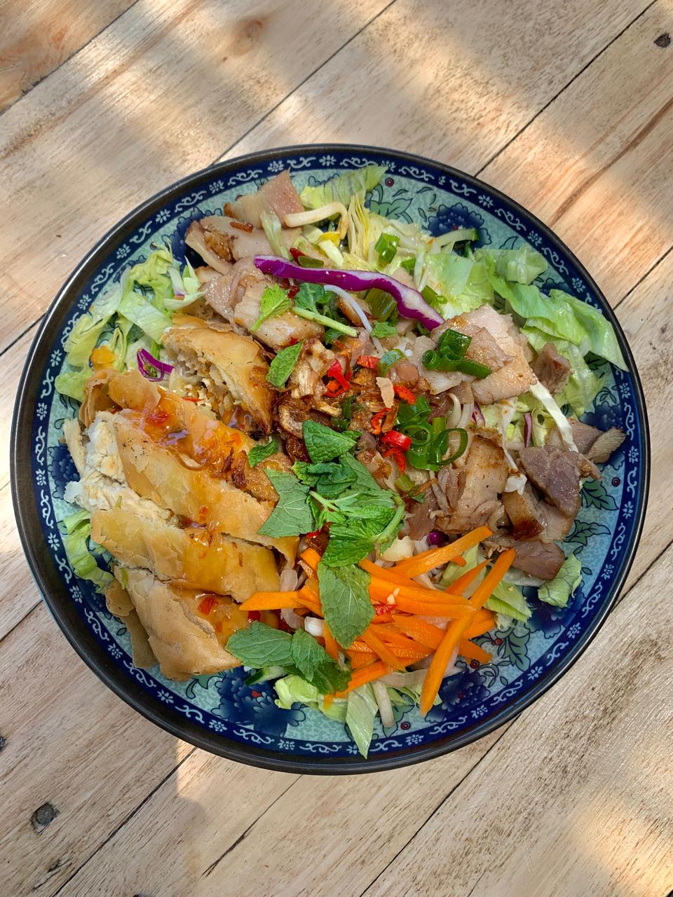 Vietnamese salad with spring roll